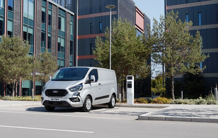 ford transit custom und tourneo custom jetzt als plug in hybrid emissionsfreier elektroantrieb und grosse reichweite - Ford Transit Custom und Tourneo Custom jetzt als Plug-in-Hybrid: emissionsfreier Elektroantrieb und große Reichweite