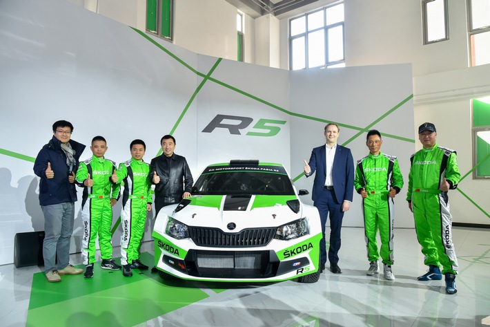 premiere im reich der mitte erstmals setzt ein chinesisches team den skoda fabia r5 bei rallyes ein - Premiere im Reich der Mitte: Erstmals setzt ein chinesisches Team den SKODA FABIA R5 bei Rallyes ein